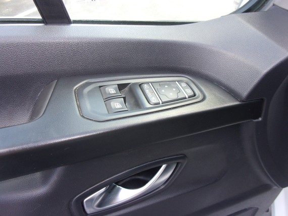 RENAULT TRAFIC FOURGON Trafic fourgon-017.jpg